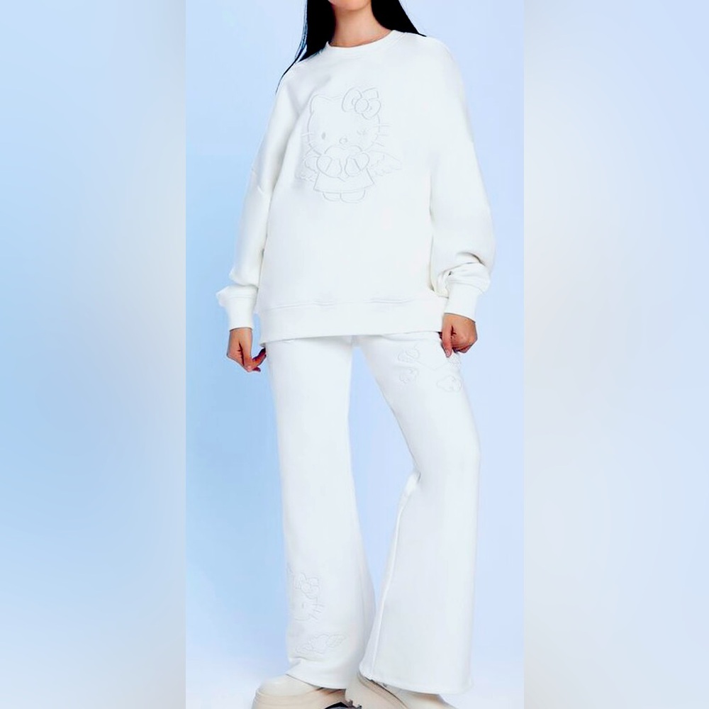 Embroidered Hello Kitty Forever 21 Matching Set დ